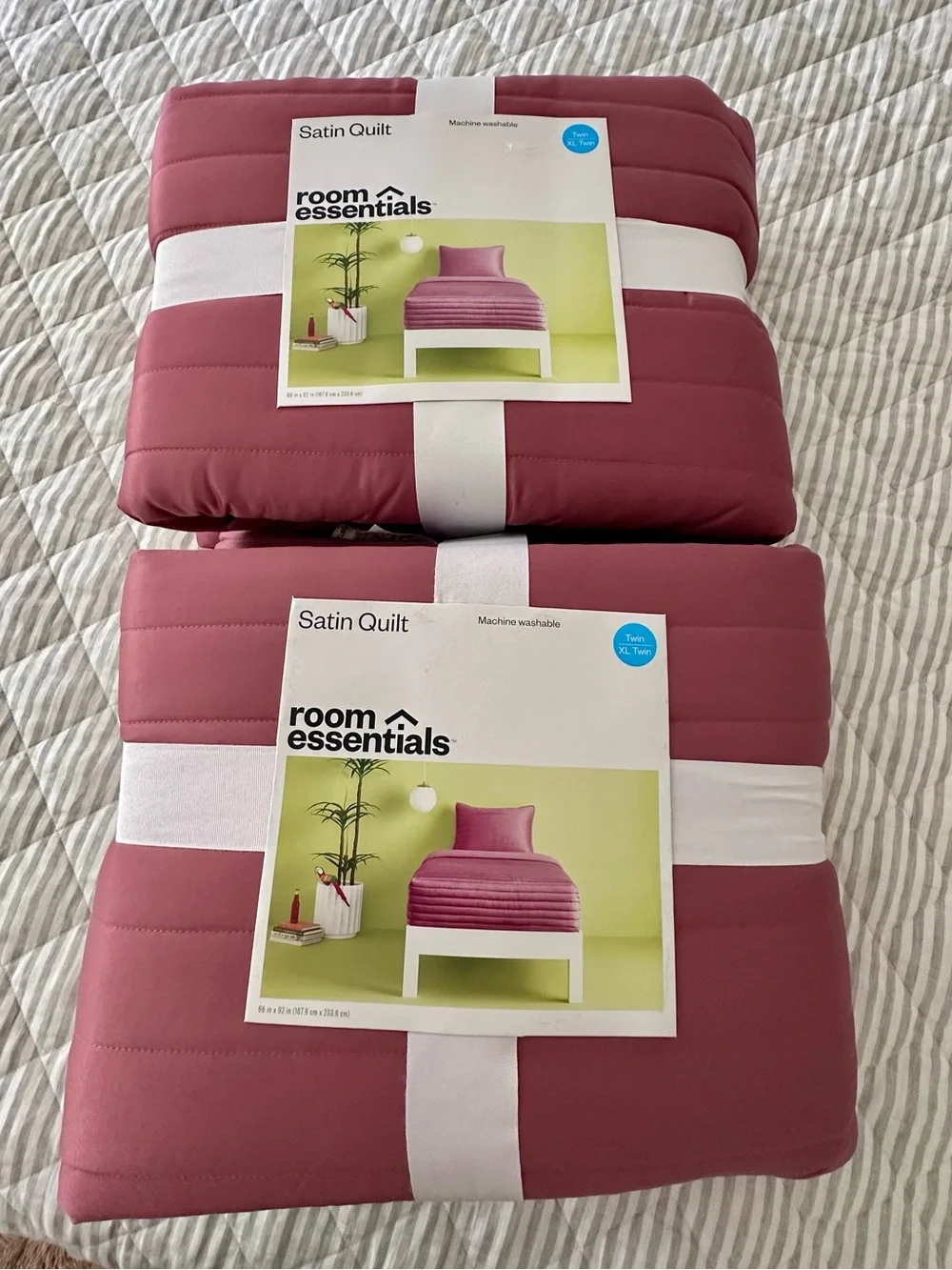 Set of 2 Room Essentials Satin Quilts - Dusty Rose